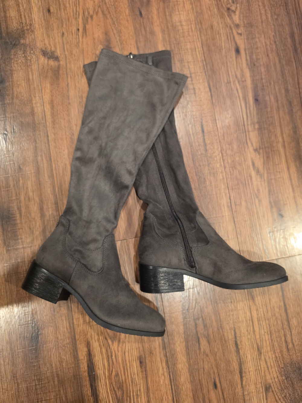 KENNETH COLE SIZE 6 WOMENS BOOTS